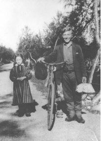 Jonathan Kåven med søsteren Anna